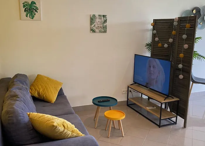 Charming Apartment 7 Min To The Beach