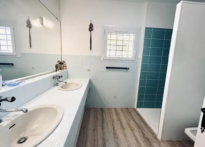 Rare Pearl With Pool And Sea View